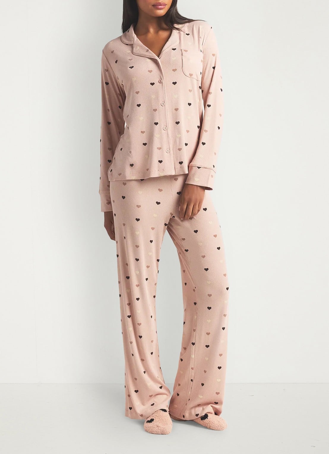 SKIMS Soft Lounge pyjamaset met print - voorkant 2 mica mini heart halfdrop