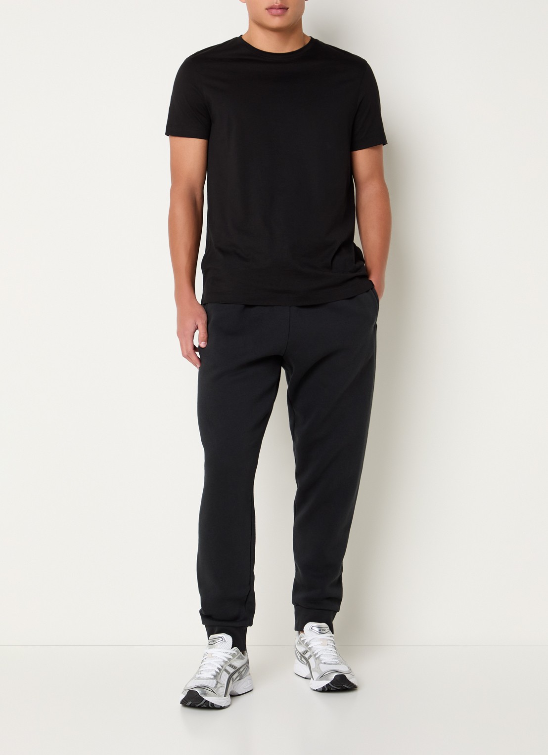 SKIMS Tapered fit joggingbroek met steekzakken - voorkant 9 washed onyx