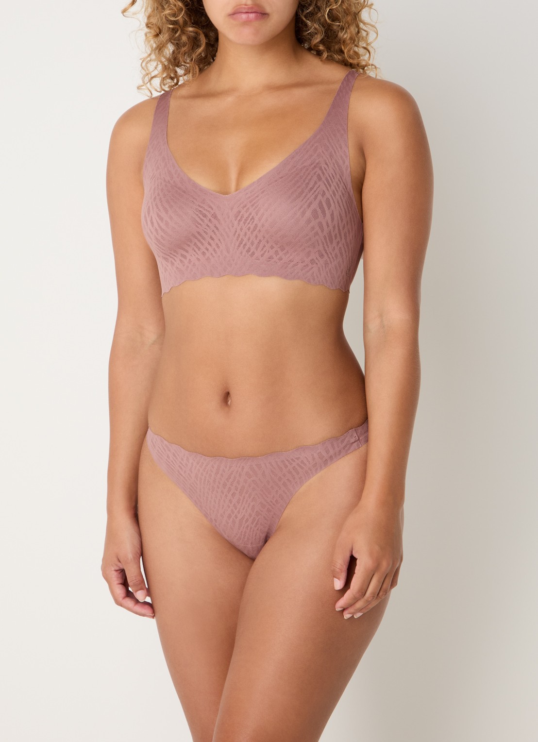 Sloggi Bliss naadloze bralette met uitneembare vulling - voorkant 5 oudroze