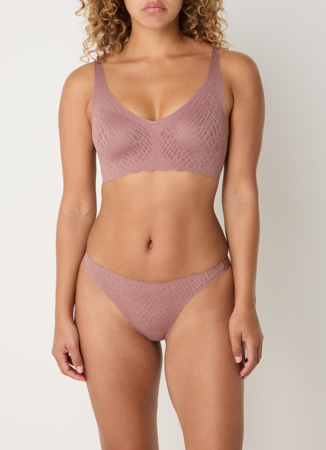 Sloggi Bliss naadloze string - voorkant 5 oudroze