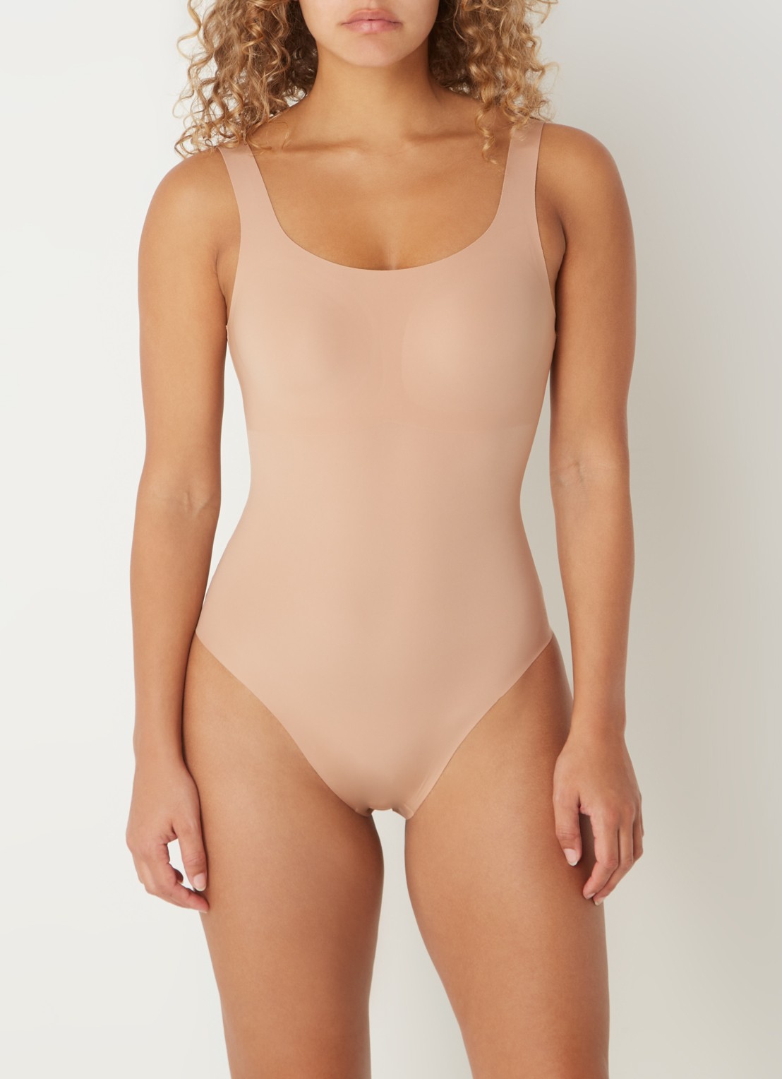 Sloggi Zero Feel 2.0 naadloze body met uitneembare vulling - detail 2 lichtbruin