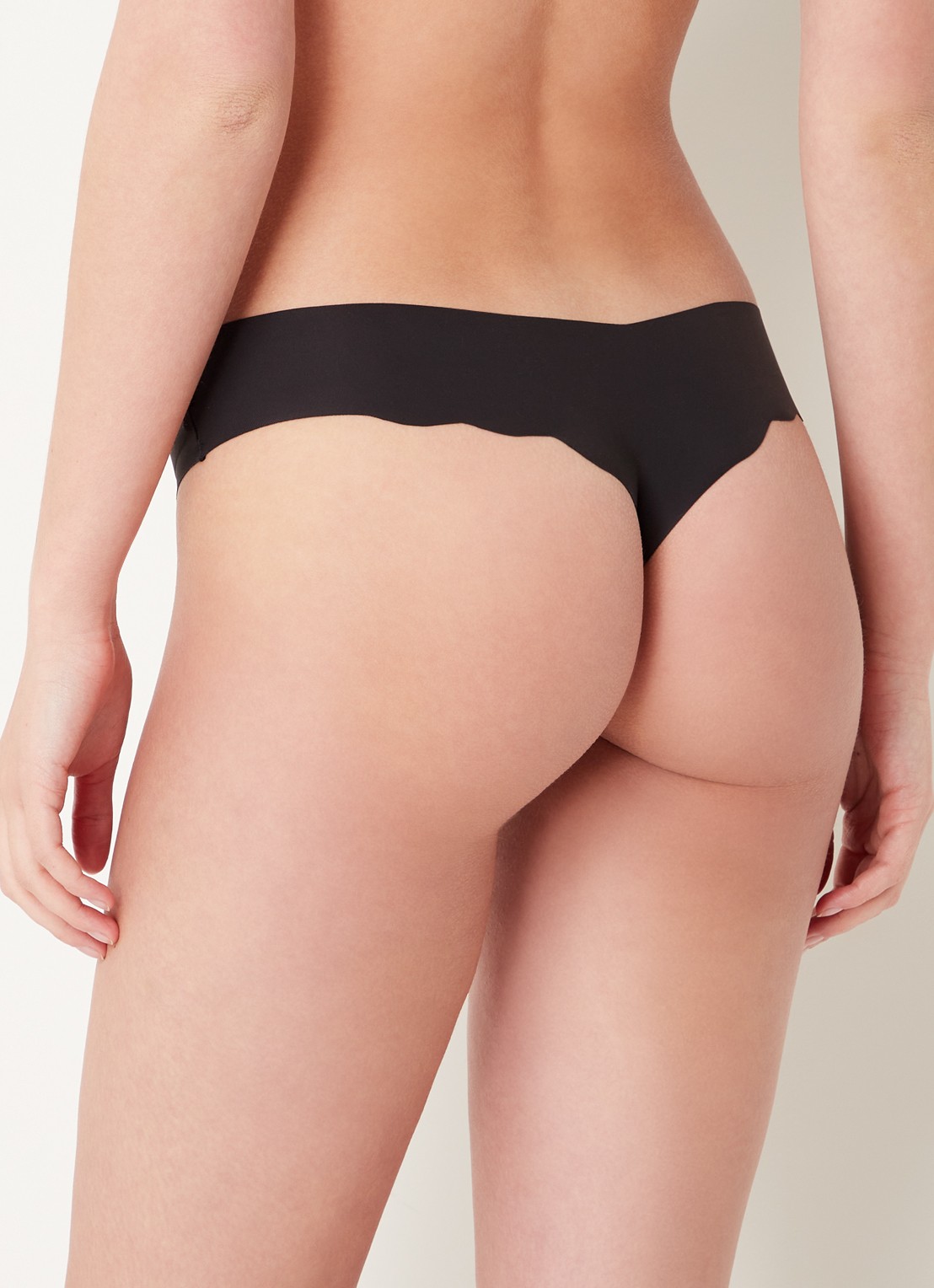 Sloggi ZERO Microfibre naadloze string in 2-pack - achterkant zwart