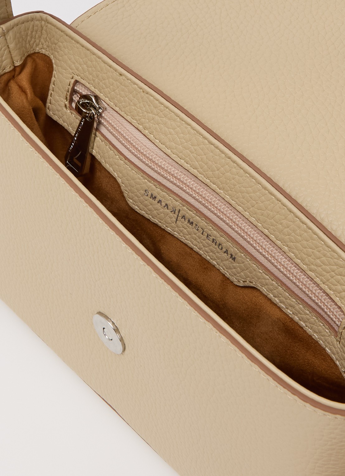 Smaak Megan crossbodytas van leer met logo - detail 2 ivoor