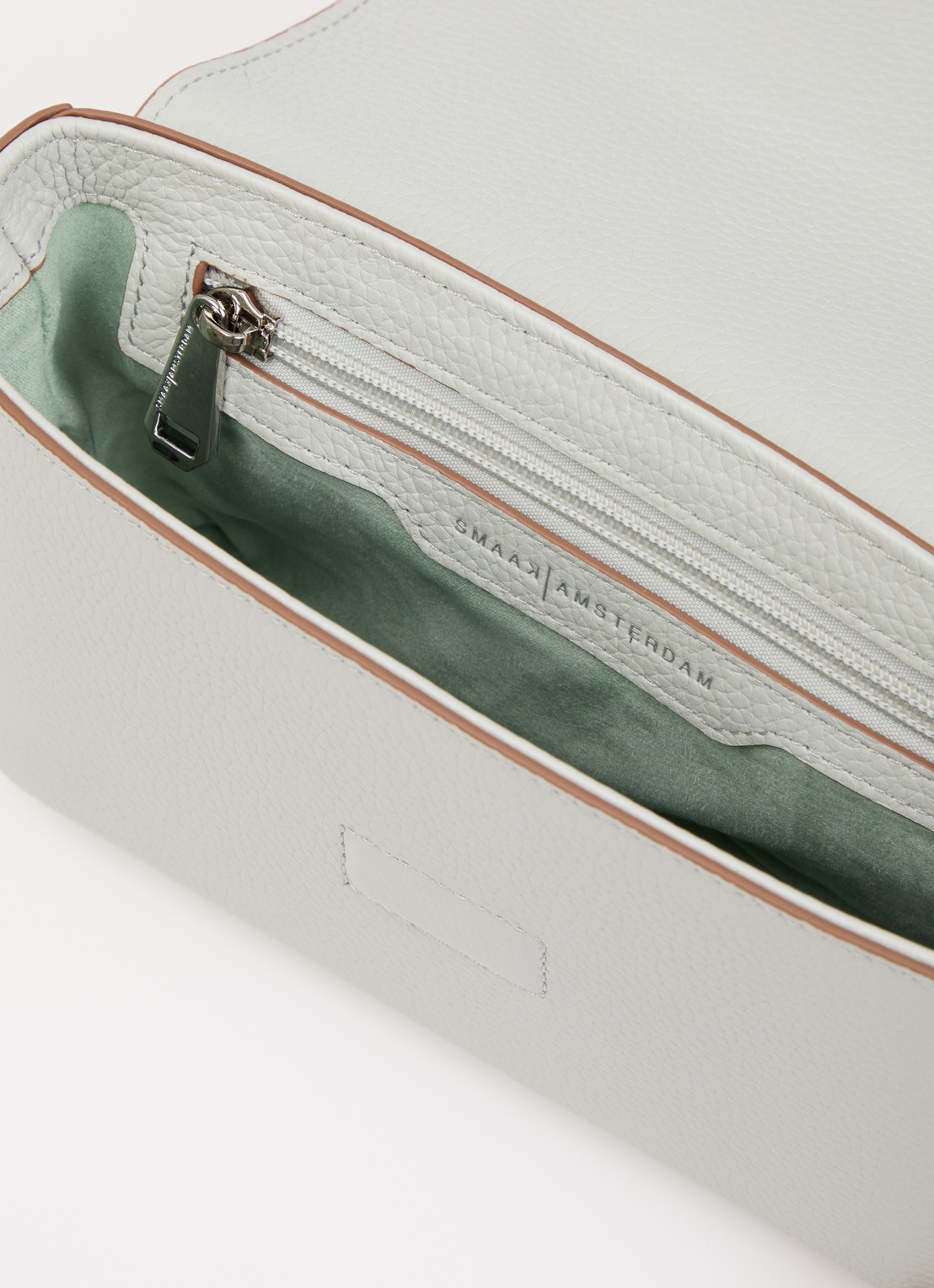 Smaak Megan crossbodytas van leer - detail 2 lichtgrijs