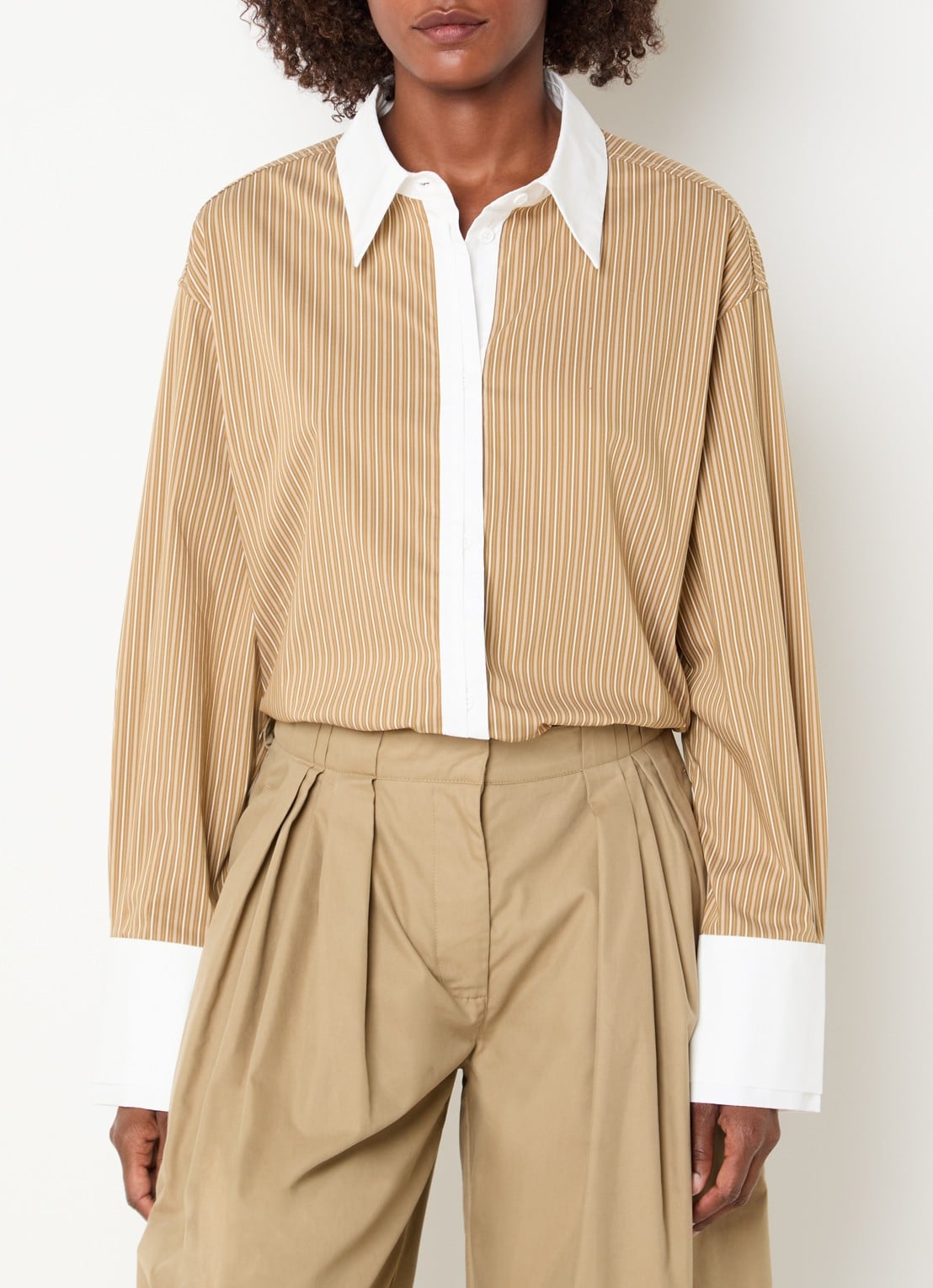 Sofie Schnoor Allisonsw oversized blouse met streepprint - detail 3 beige