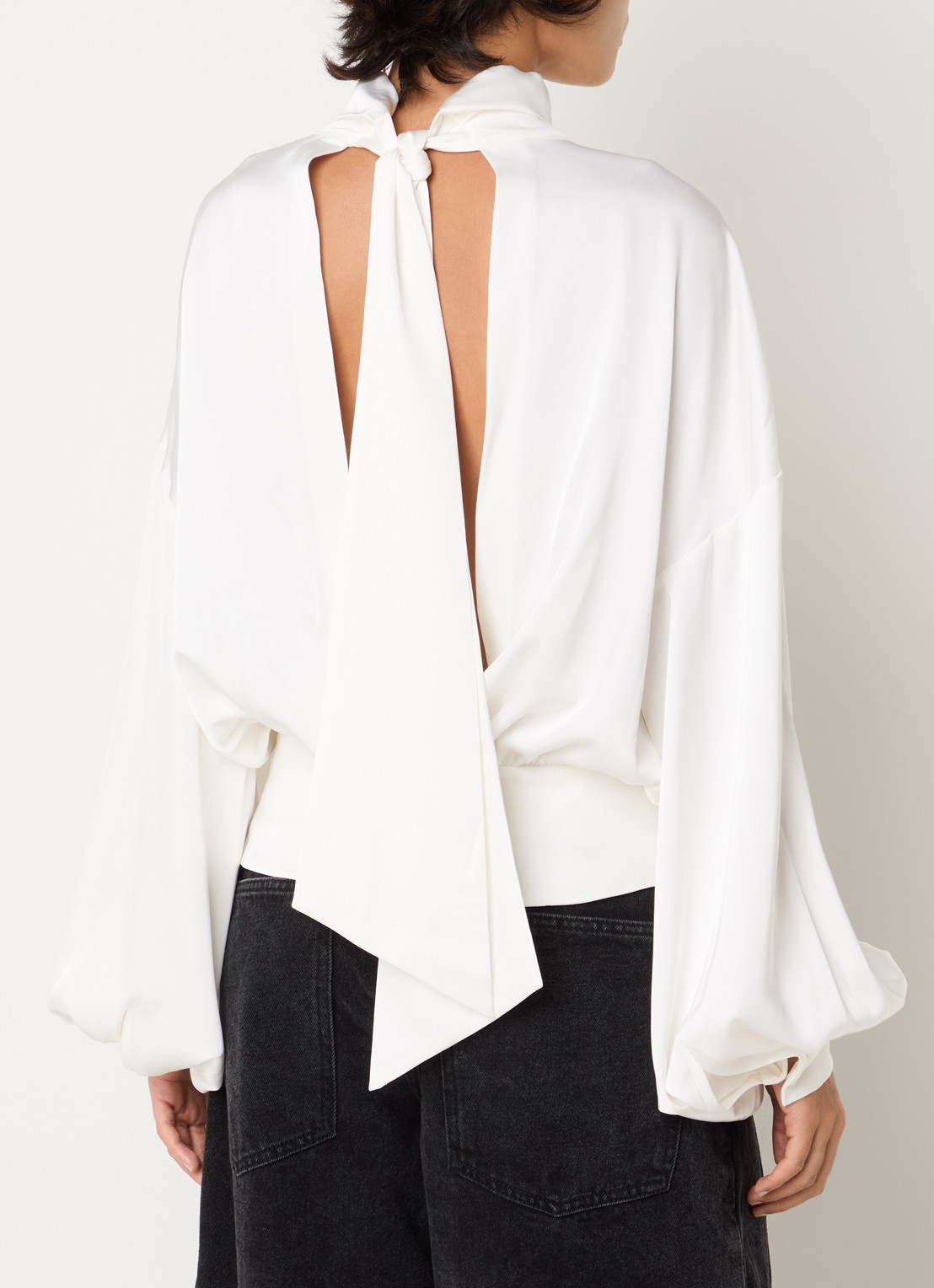 Sofie Schnoor Ambersw blouse met strikkraag - detail gebroken wit