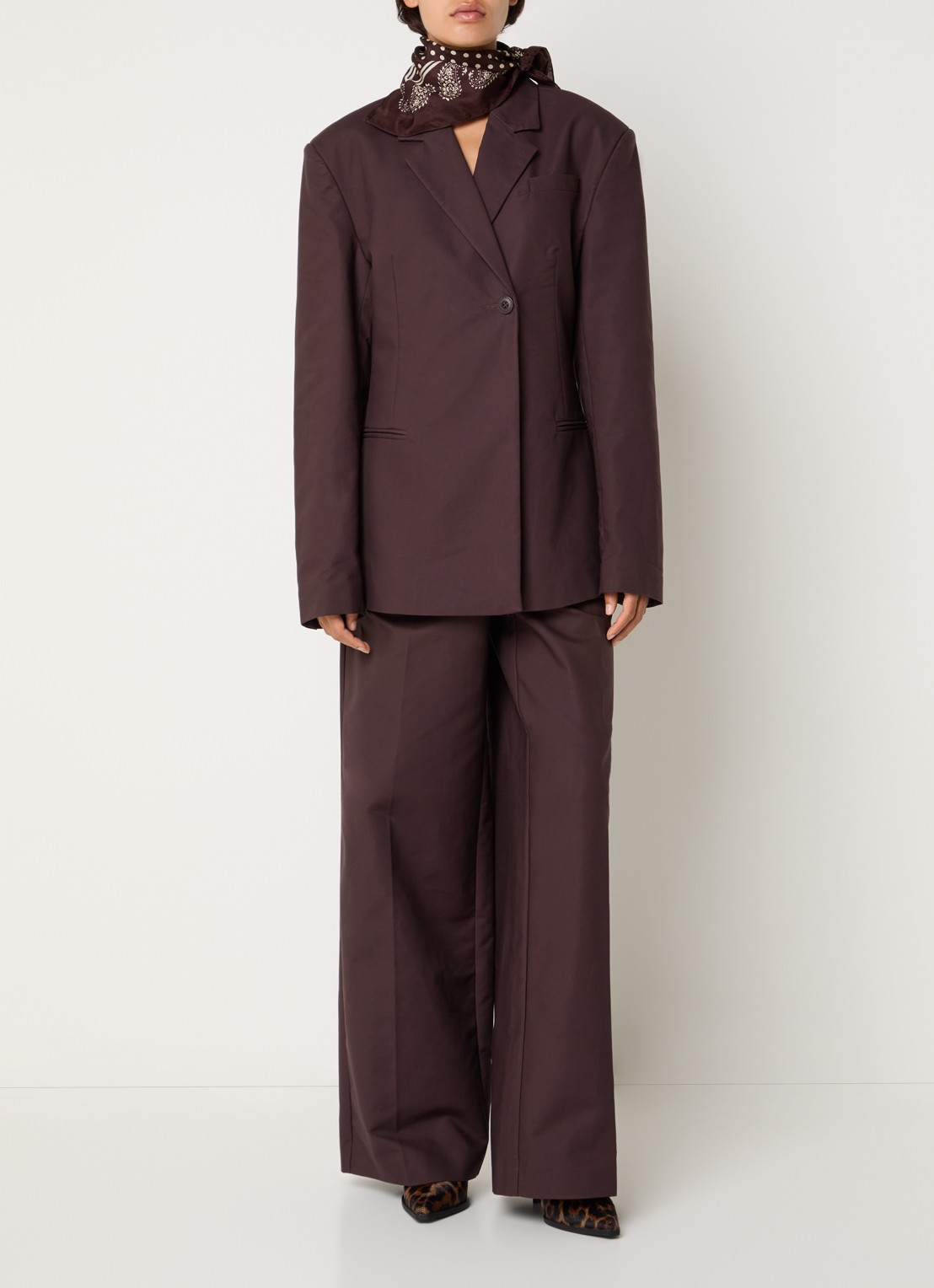 Sofie Schnoor Avauasw high waist wide fit pantalon met steekzakken - voorkant 3 bruin