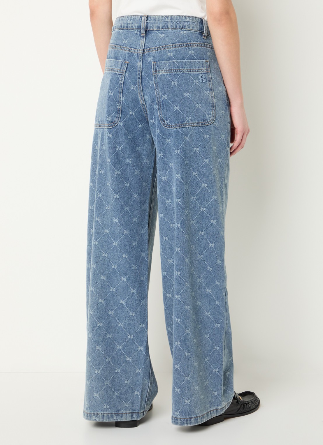 Sofie Schnoor Azzi-low high waist wide leg jeans met lichte wassing en ruitdessin - achterkant 4 indigo