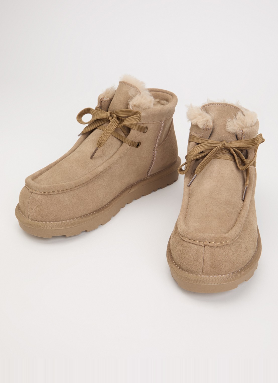 Sofie Schnoor Babettsw veterschoen van suède met schapenvacht - detail 2 camel