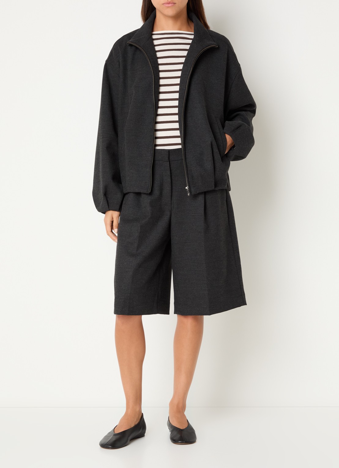 Sofie Schnoor Becky sweatvest met opstaande kraag - voorkant 4 donkergrijs