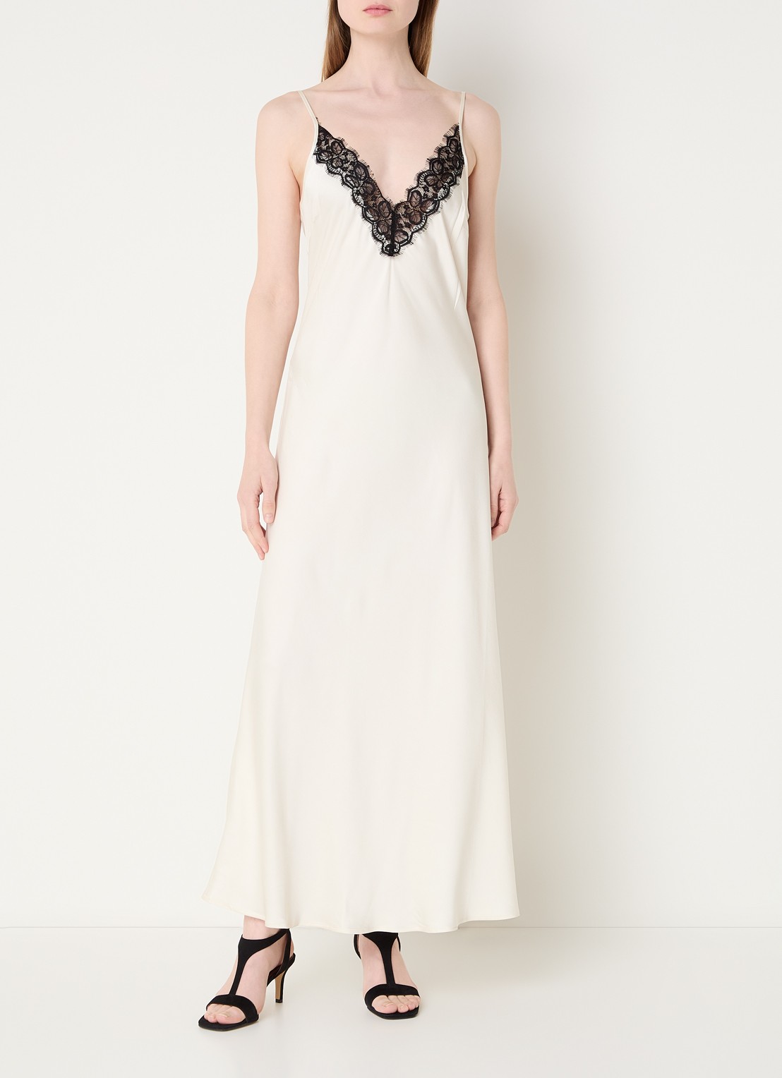 Sofie Schnoor Betts maxi jurk van satijn met kant - detail 4 gebroken wit