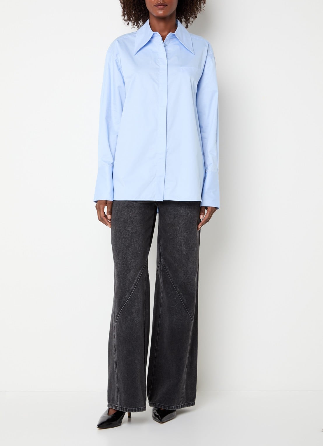Sofie Schnoor Blouse met borstzak - voorkant 2 lichtblauw