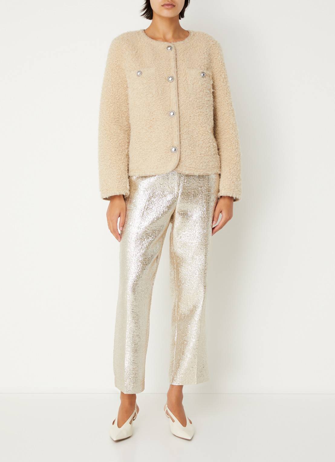Sofie Schnoor Cordeilia high waist straight fit cropped pantalon met metallic finish - voorkant 4 goud