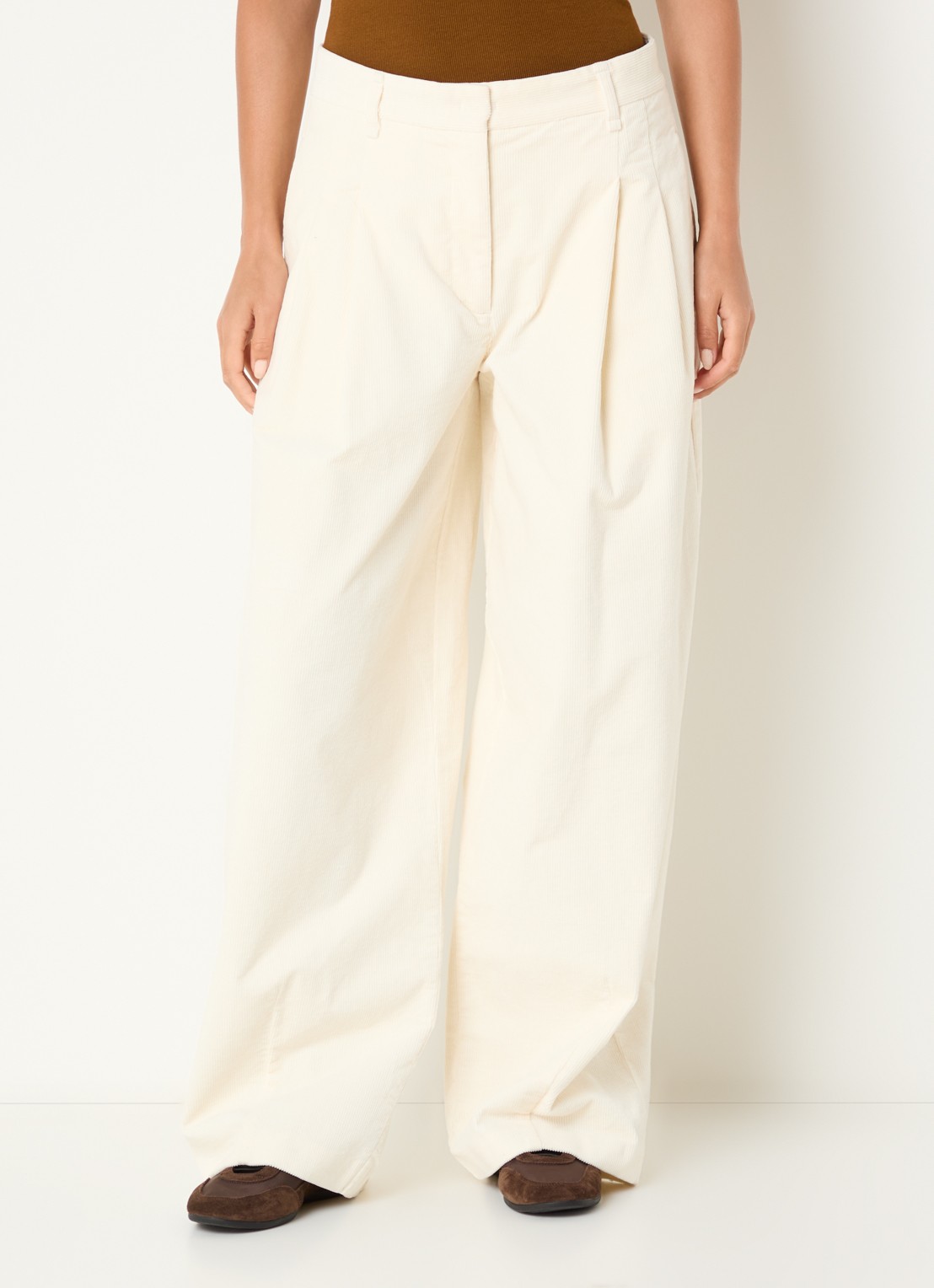 Sofie Schnoor Corlie high waist loose fit broek van corduroy - detail 4 gebroken wit