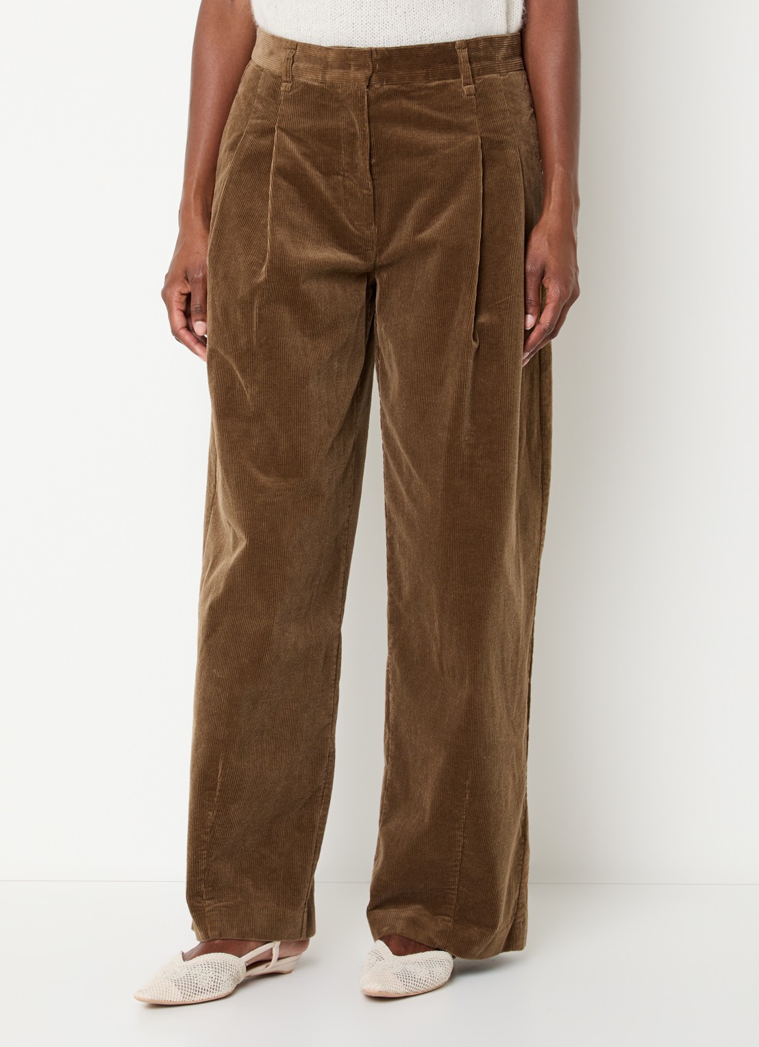 Sofie Schnoor Corlie high waist loose fit broek van corduroy - detail 3 bruin