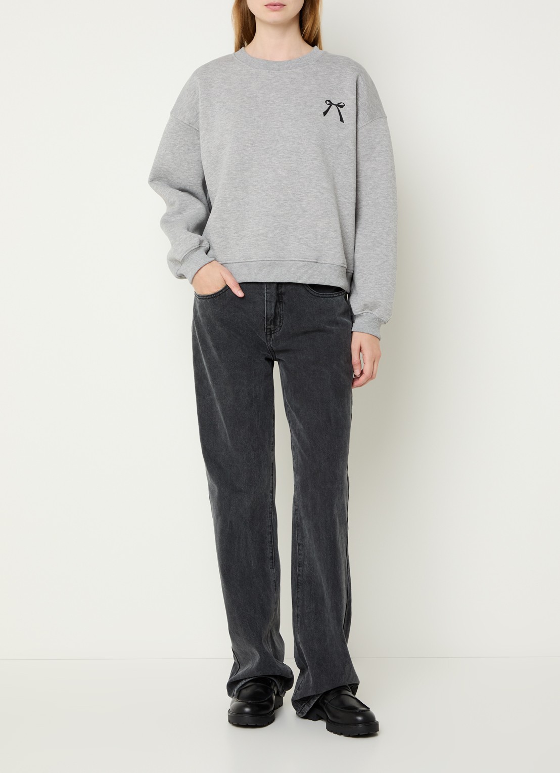 Sofie Schnoor Elis sweater met front- en backprint - voorkant 3 grijs