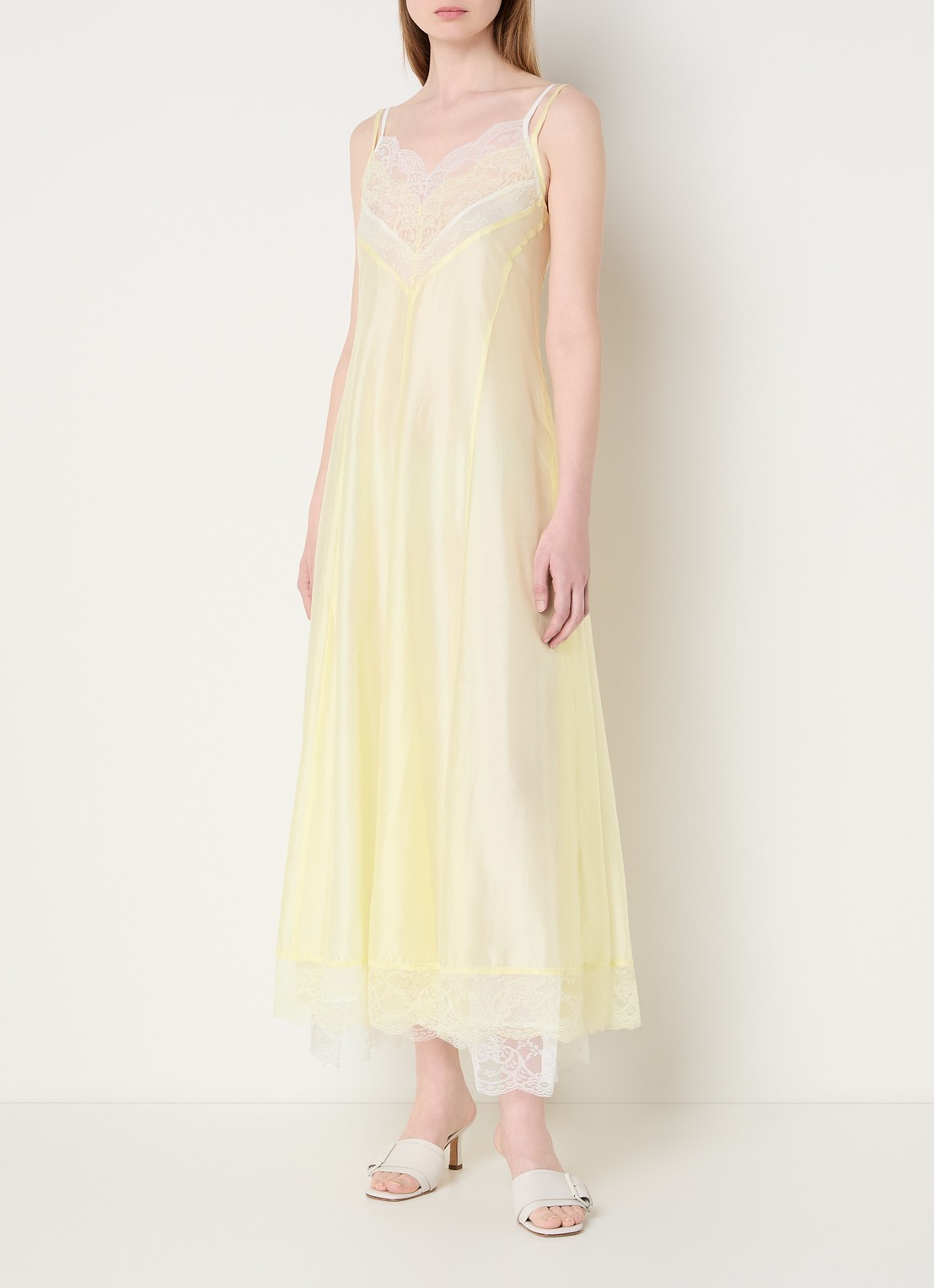 Sofie Schnoor Esma maxi jurk met kant - detail 2 lichtgeel