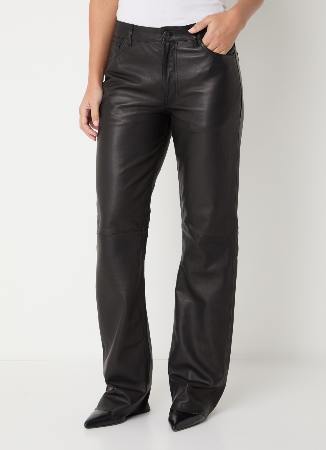 Sofie Schnoor Gatti high waist flared fit broek van imitatieleer - detail 4 zwart