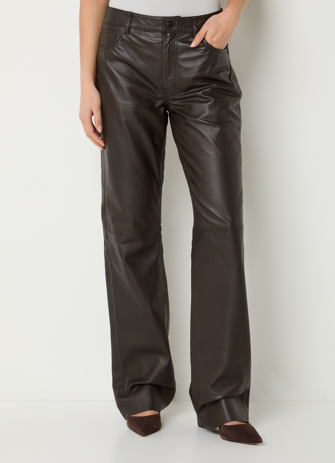 Sofie Schnoor Gatti high waist flared fit broek van imitatieleer - detail 3 donkerbruin