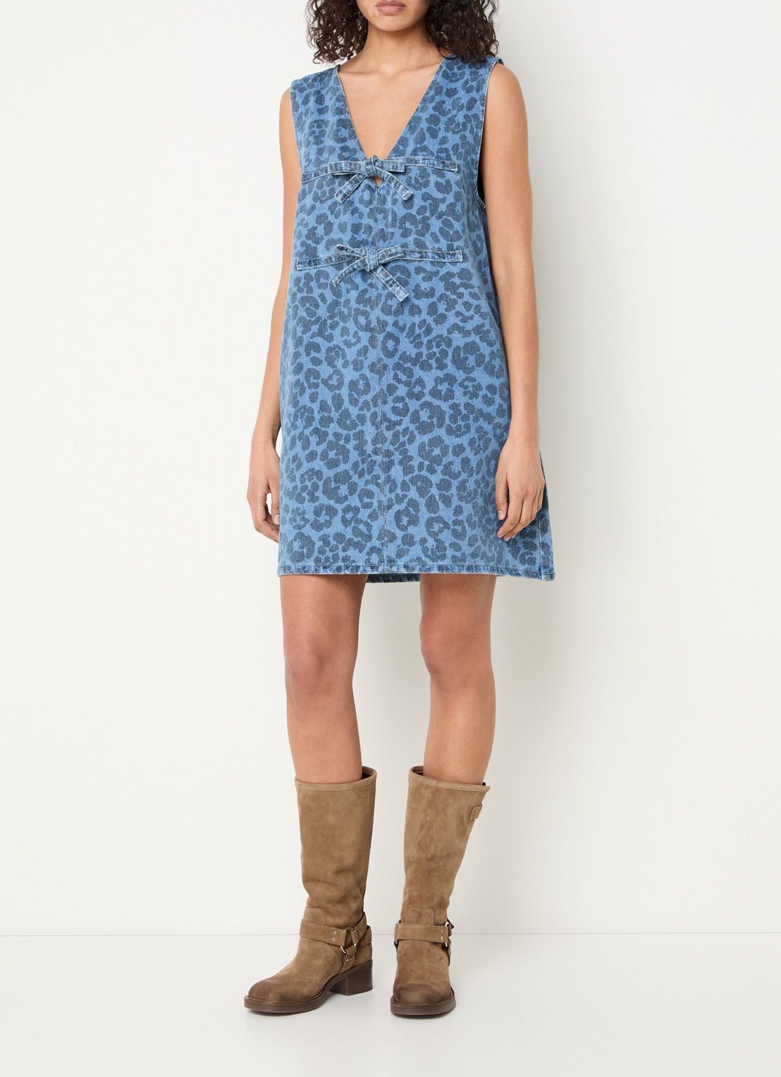 Sofie Schnoor Ingrid mini jurk van denim met panterprint - voorkant 5 indigo