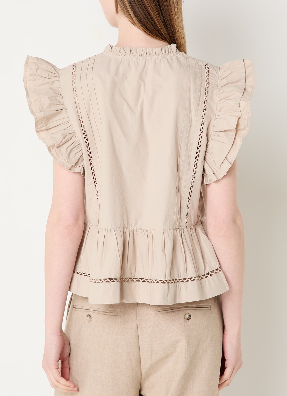 Sofie Schnoor Juliensw top met opengewerkt dessin en volant - achterkant 4 donkerbeige
