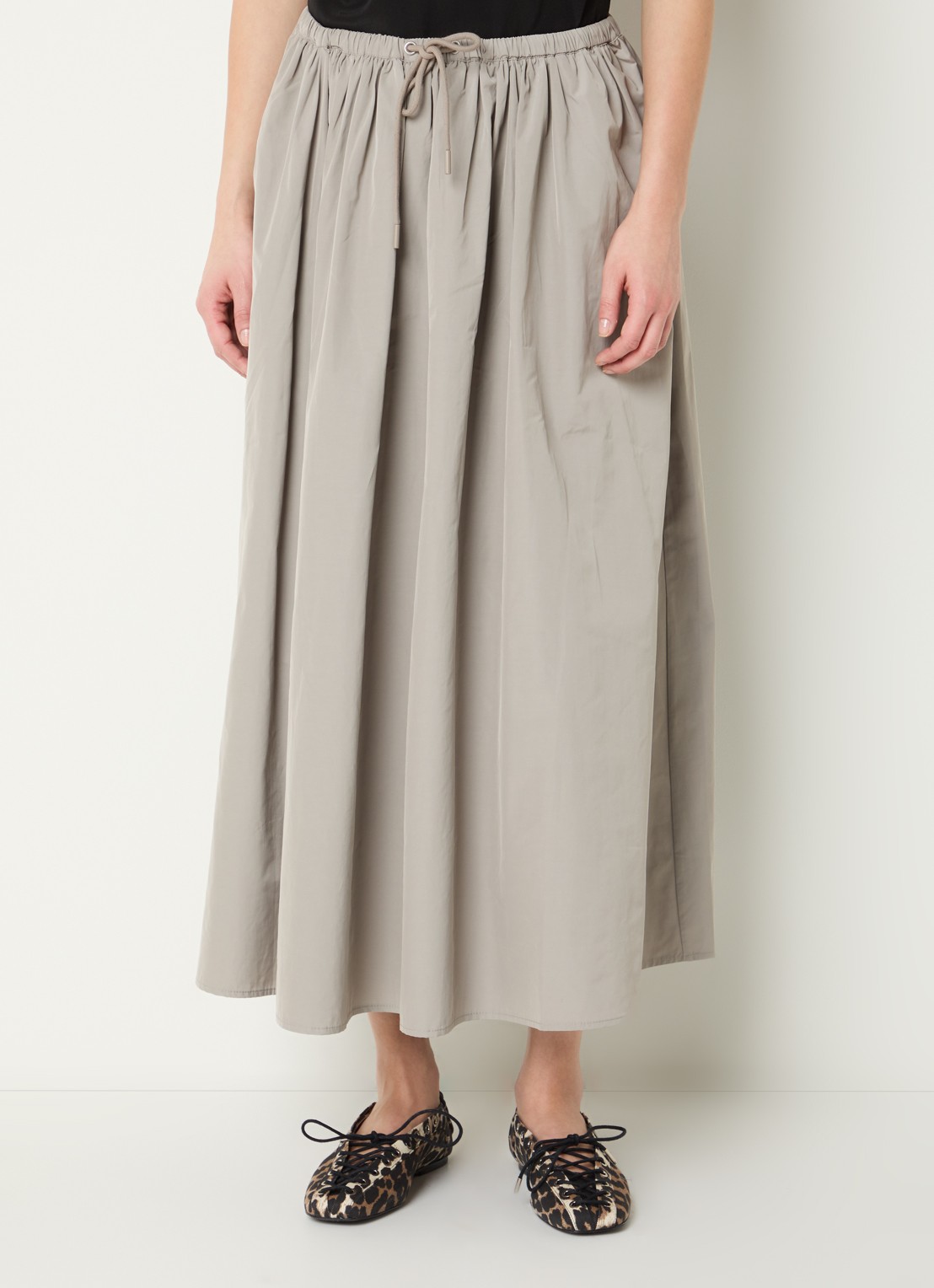 Sofie Schnoor Juneau maxi A-lijn rok  - detail olijfgroen