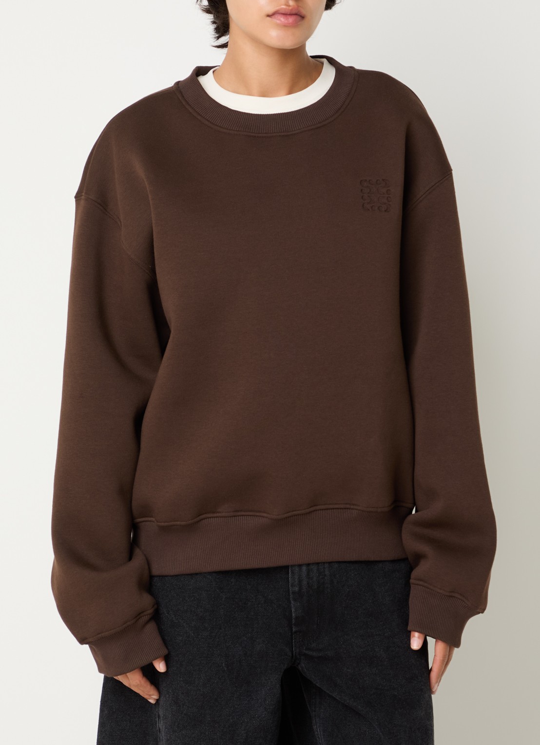 Sofie Schnoor Lusiasw sweater met 3D logo - detail bruin