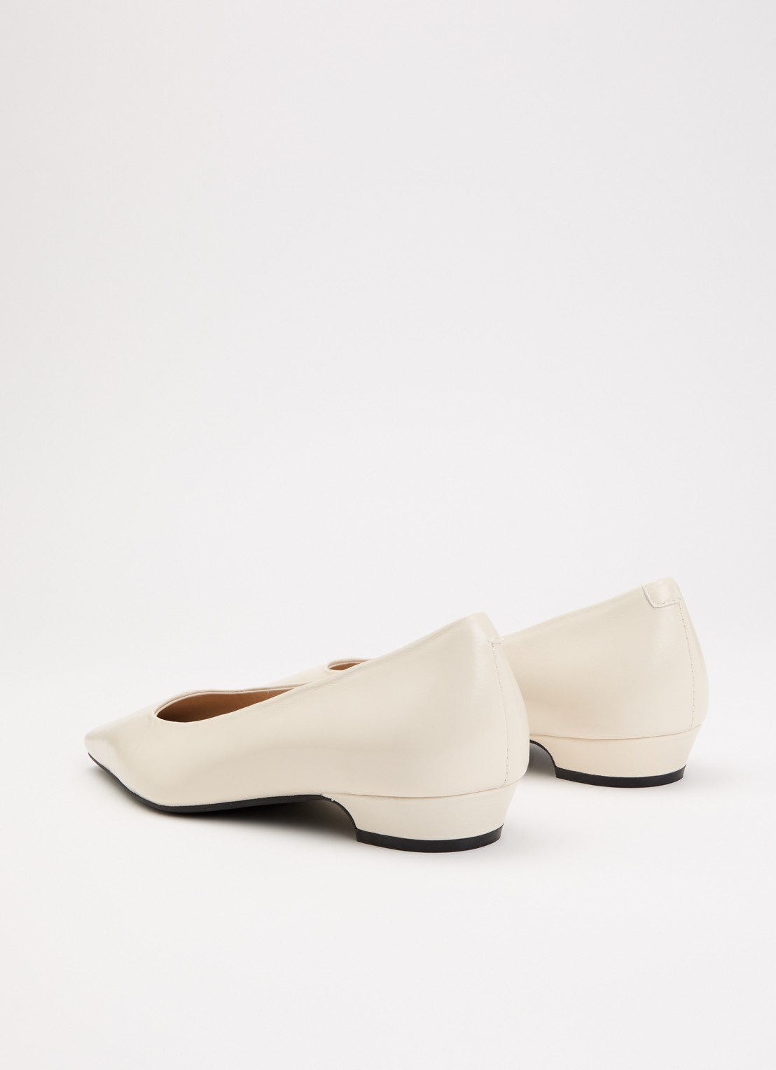 Sofie Schnoor Mille pump van leer - achterkant 4 gebroken wit