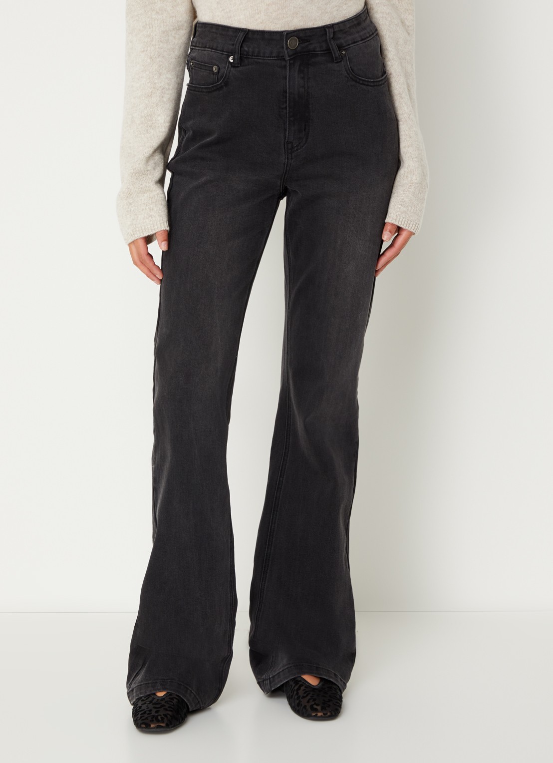 Sofie Schnoor Riga high waist flared jeans met gekleurde wassing - detail 4 antraciet