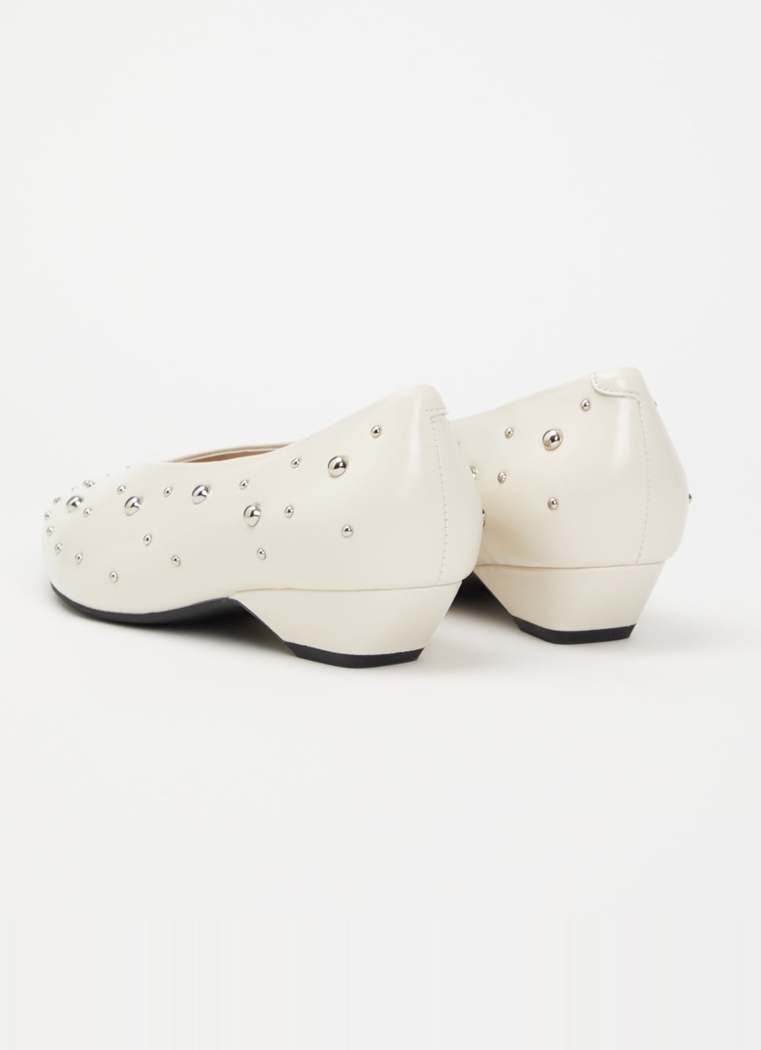 Sofie Schnoor Roya pump van leer met studs - achterkant 4 gebroken wit