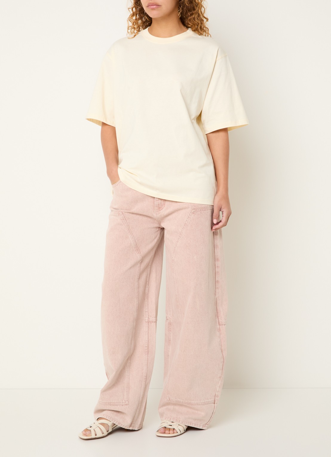 Sofie Schnoor Sonjasw mid waist baloon fit jeans met gekleurde wassing - voorkant 4 oudroze