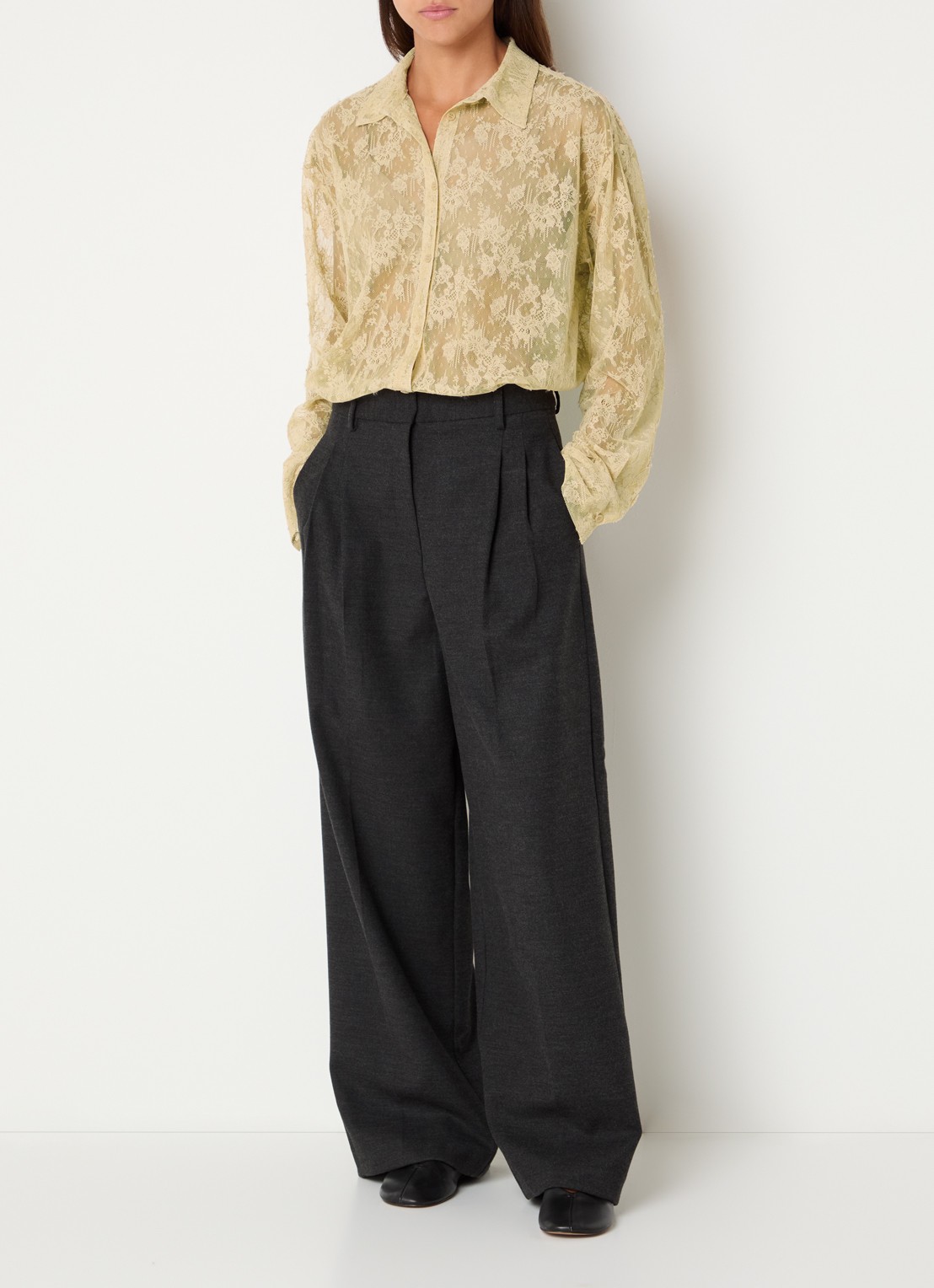 Sofie Schnoor Sylvine semi-transparante oversized blouse - voorkant 4 beige