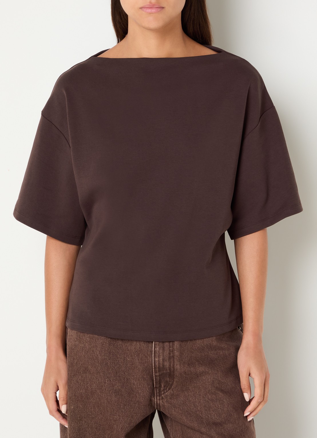 Sofie Schnoor Teasw T-shirt met boothals - detail 4 donkerbruin