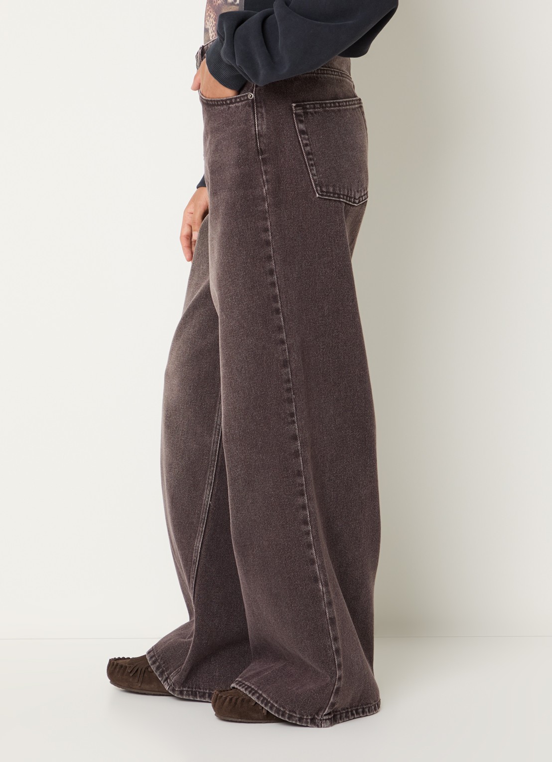 Sofie Schnoor Venicesw high waist wide leg jeans met gekleurde wassing - detail 2 bruin