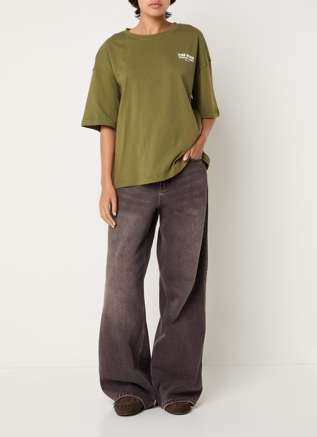 Sofie Schnoor Verasw T-shirt met front- en backprint - voorkant 3 mosgroen