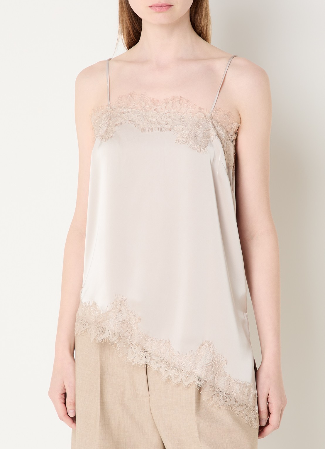 Sofie Schnoor Virasw tanktop van satijn met details van kant - achterkant 3 beige