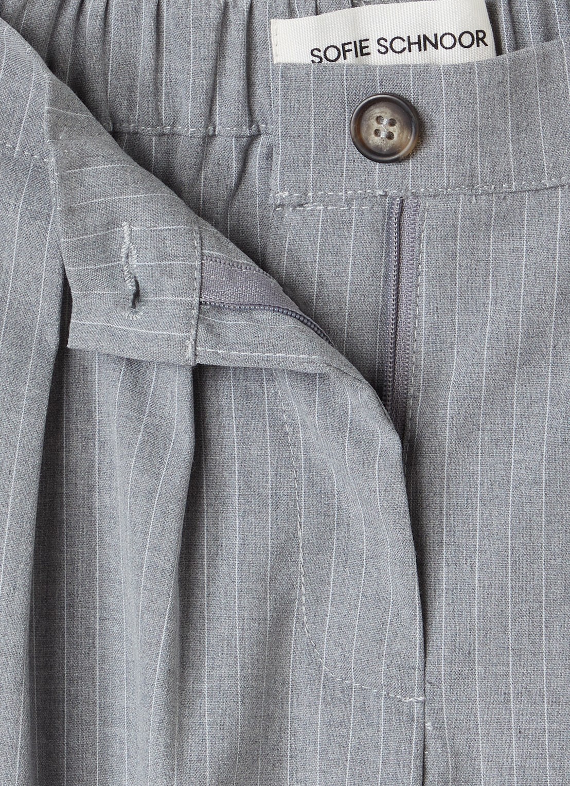 Sofie Schnoor Wide fit pantalon met krijtstreep - detail 3 grijs