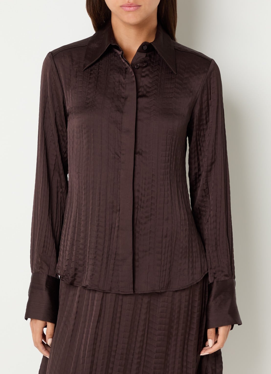 Sofie Schnoor Wildasw blouse met structuur - detail 3 donkerbruin