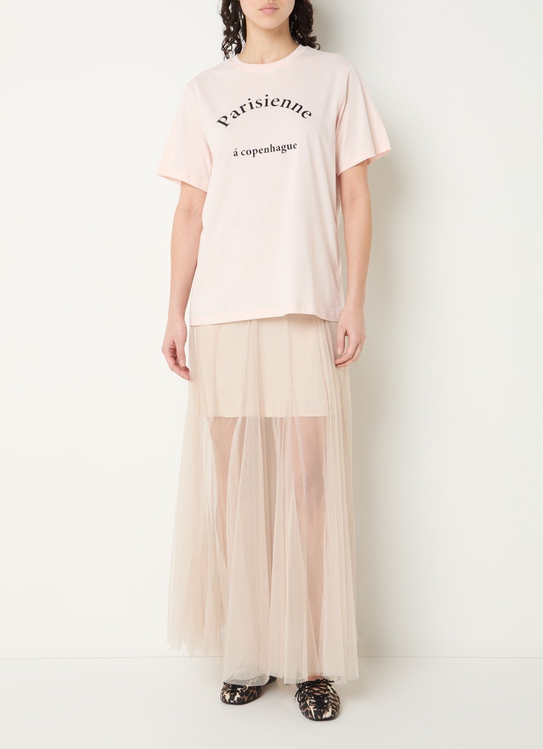 Sofie Schnoor Zena T-shirt met print - voorkant 4 zalmroze