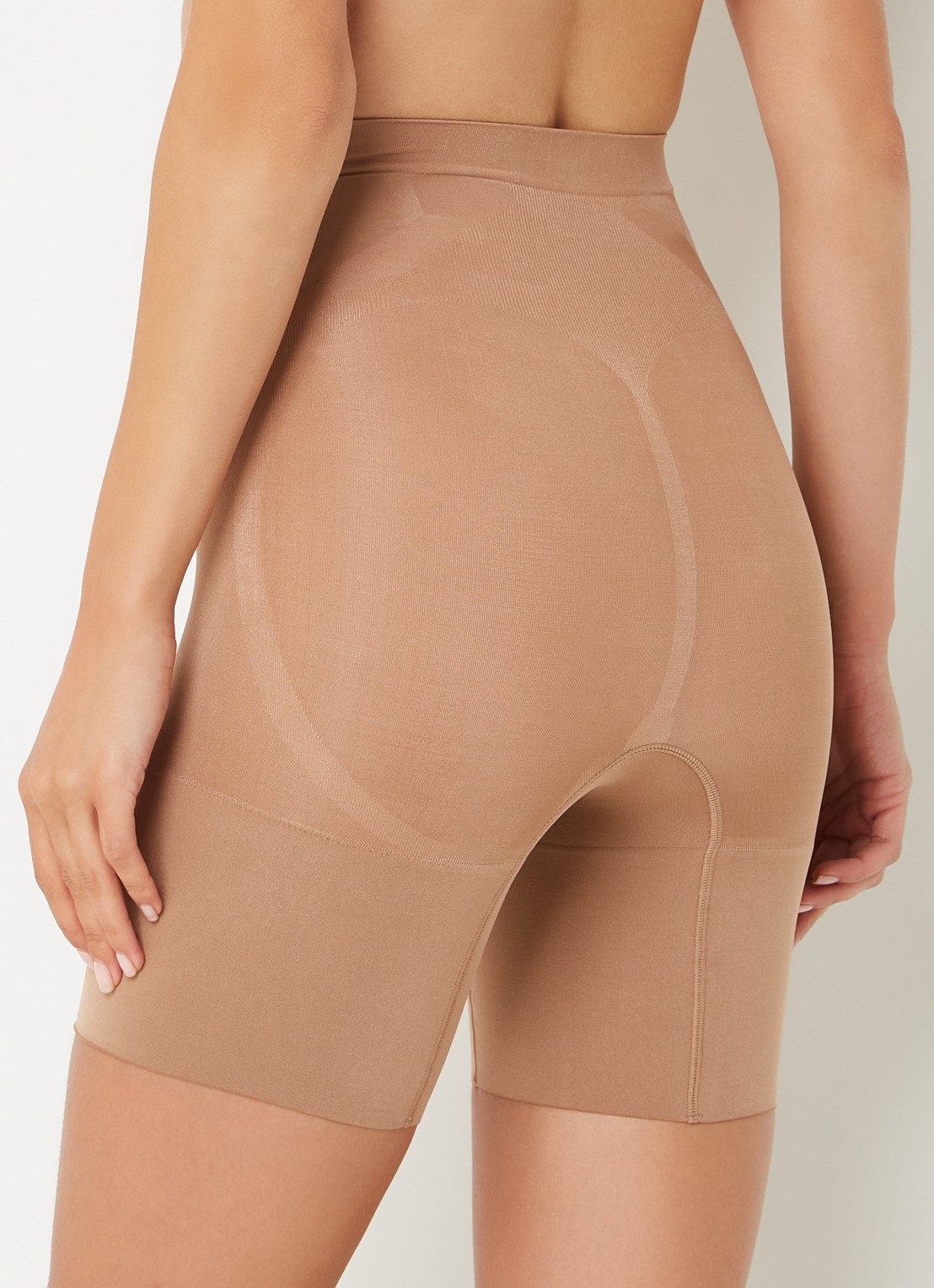 SPANX Oncore corrigerende short - achterkant 3 bruin