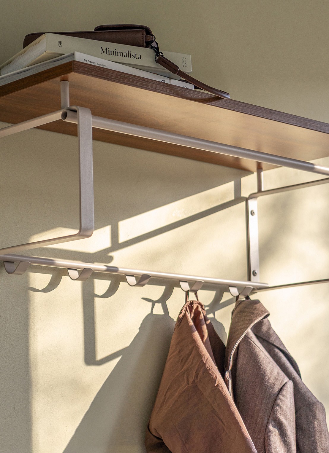 Spinder Rex 3 wandkapstok - detail taupe