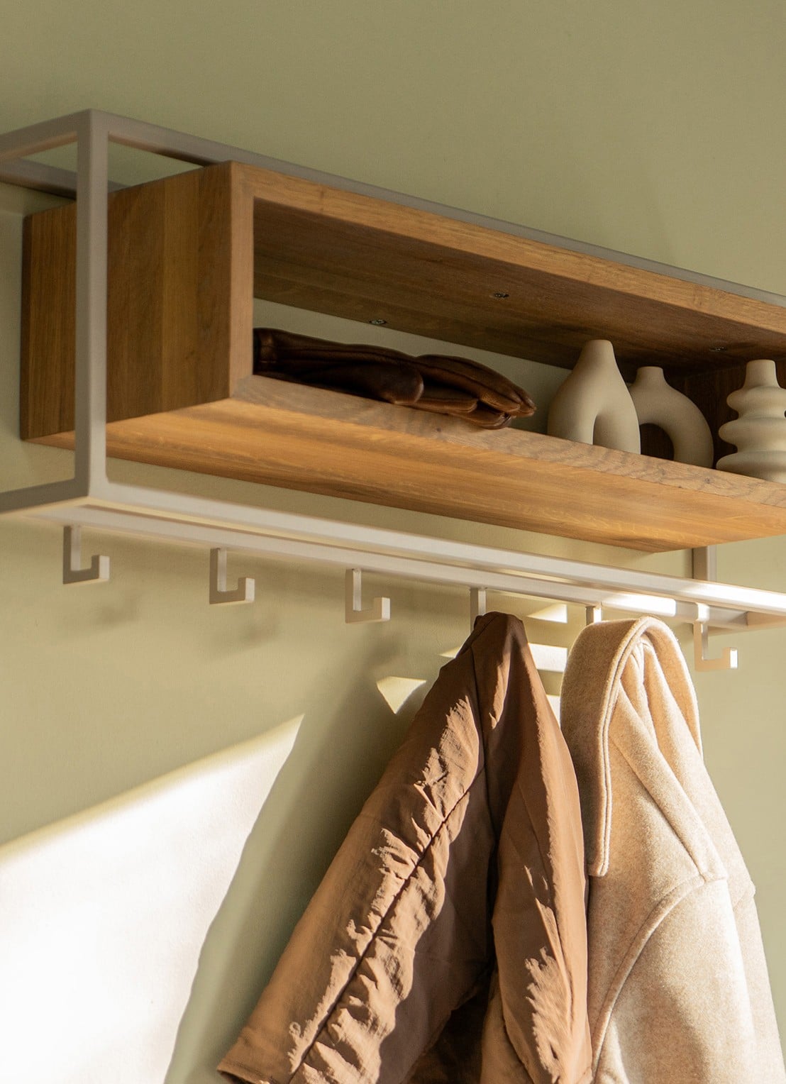 Spinder School 80 wandkapstok - detail 2 taupe