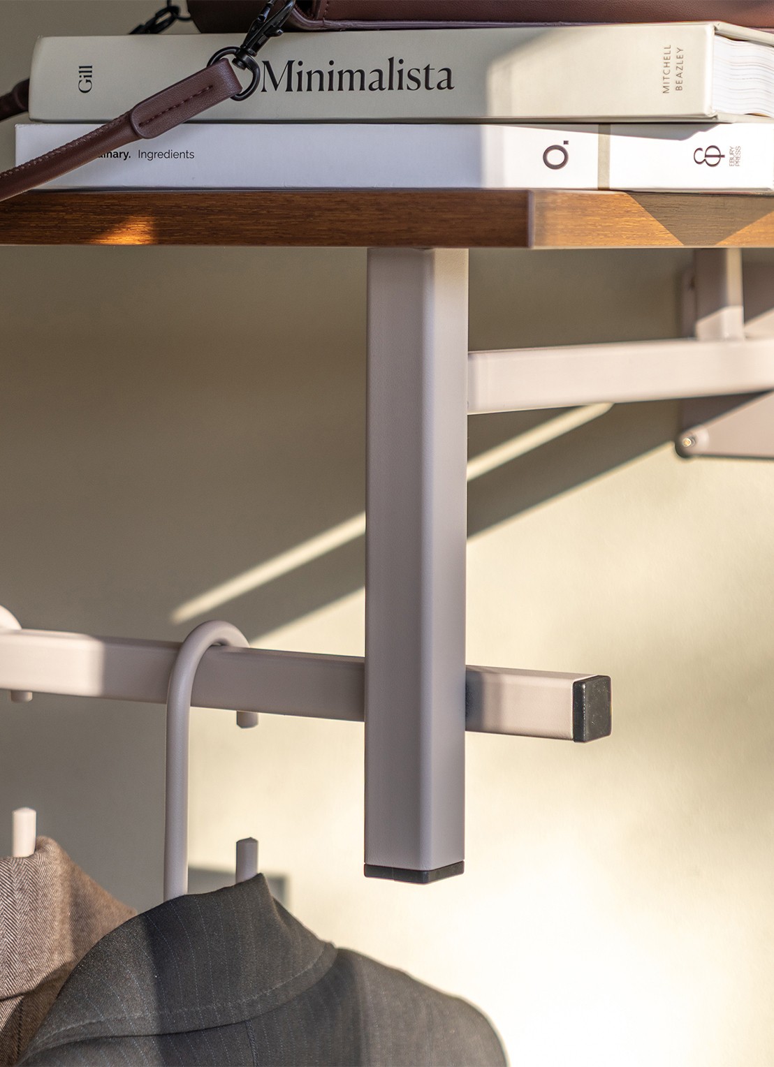 Spinder Simplon wandkapstok - detail 3 taupe