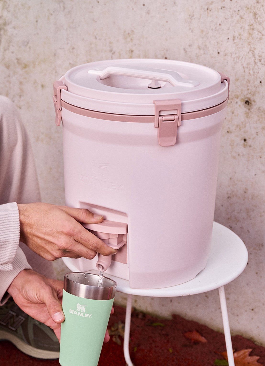 Stanley The Fast-Flow waterkan 7,5 liter - voorkant 3 lichtroze