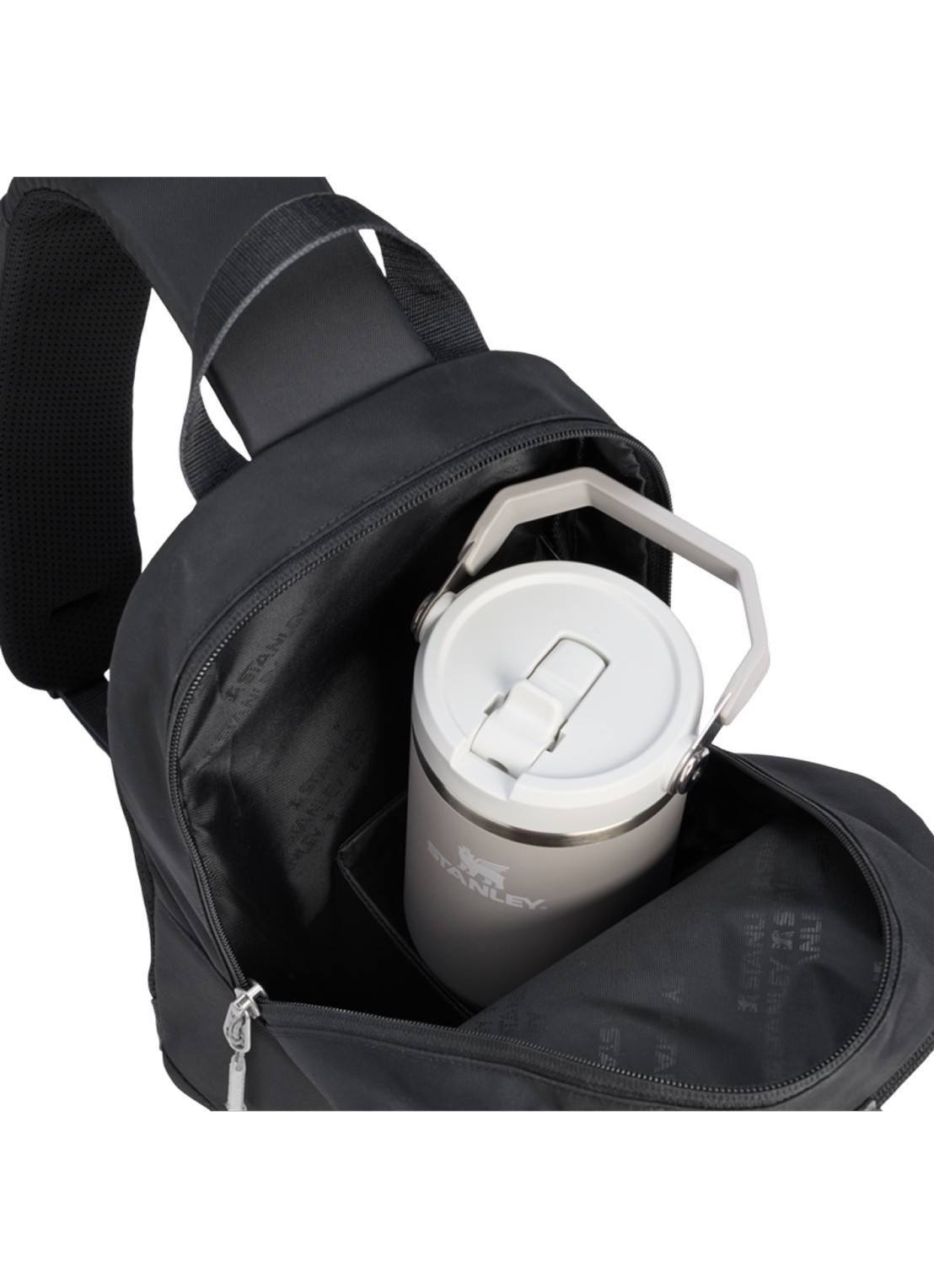Stanley Vitalize Macro Method crossbodytas - detail 5 zwart