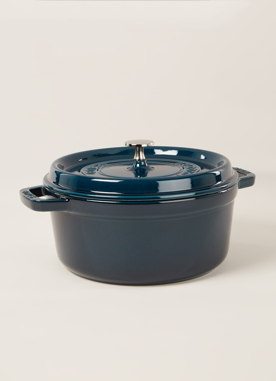Staub Ronde cocotte Ø24 cm - voorkant 3 flessengroen