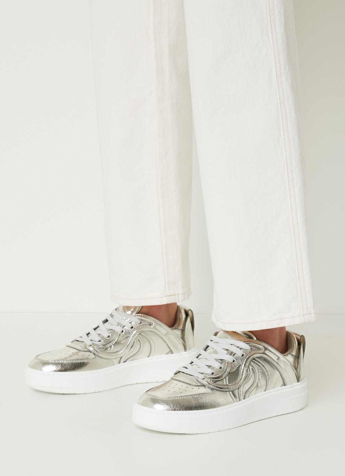Stella McCartney Wrinkly sneaker met metallic finish - voorkant 2 zilver