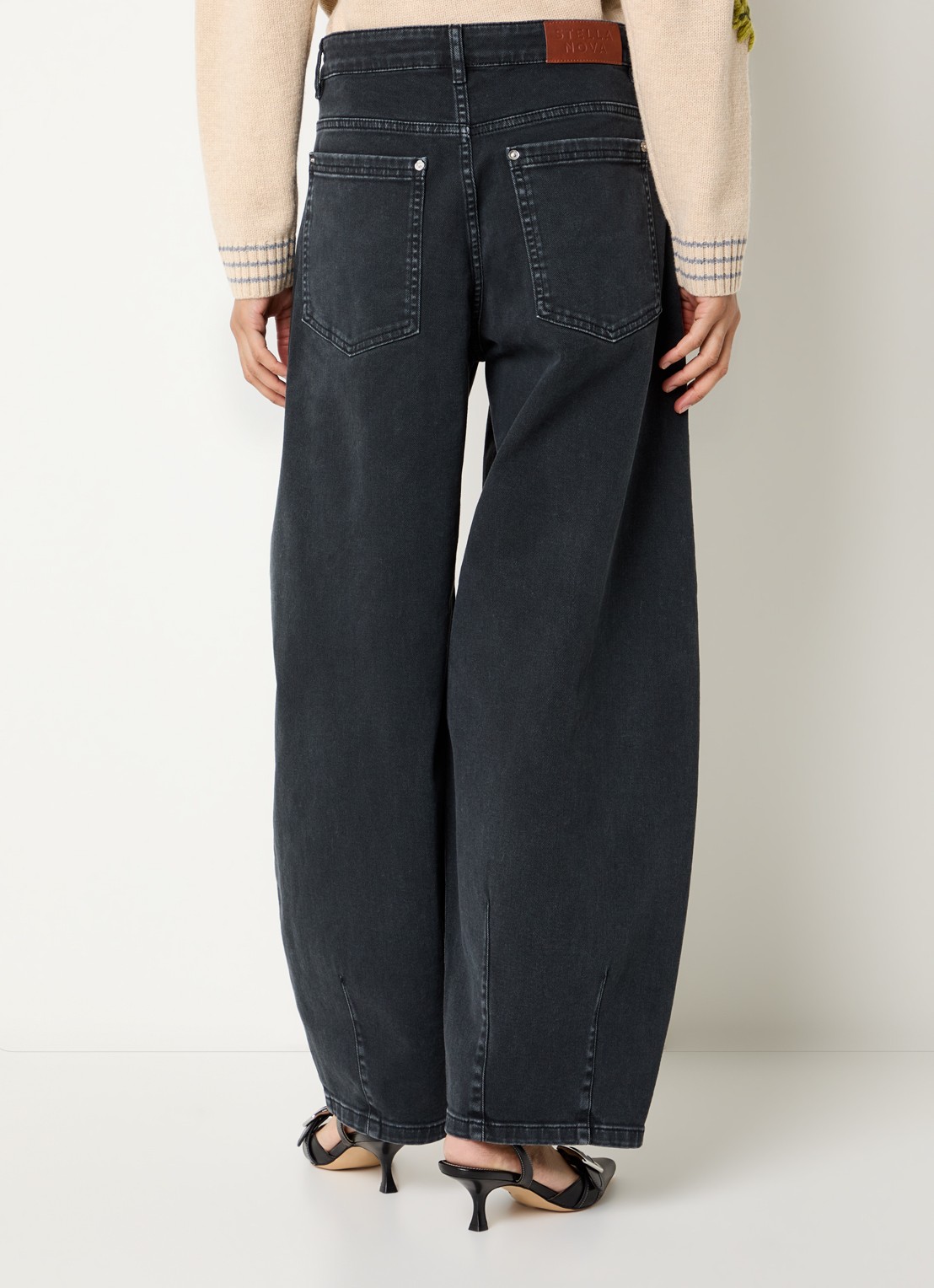 Stella Nova High waist barrel jeans met gekleurde  wassing - achterkant antraciet