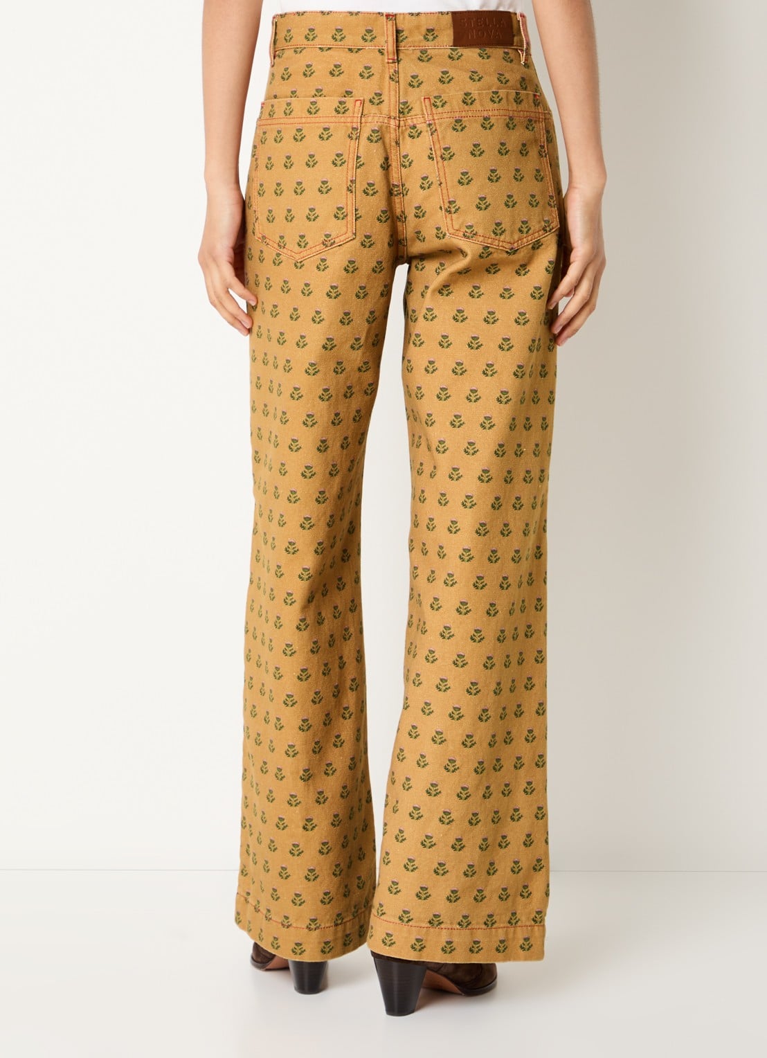 Stella Nova High waist wide fit broek met print - achterkant 4 camel