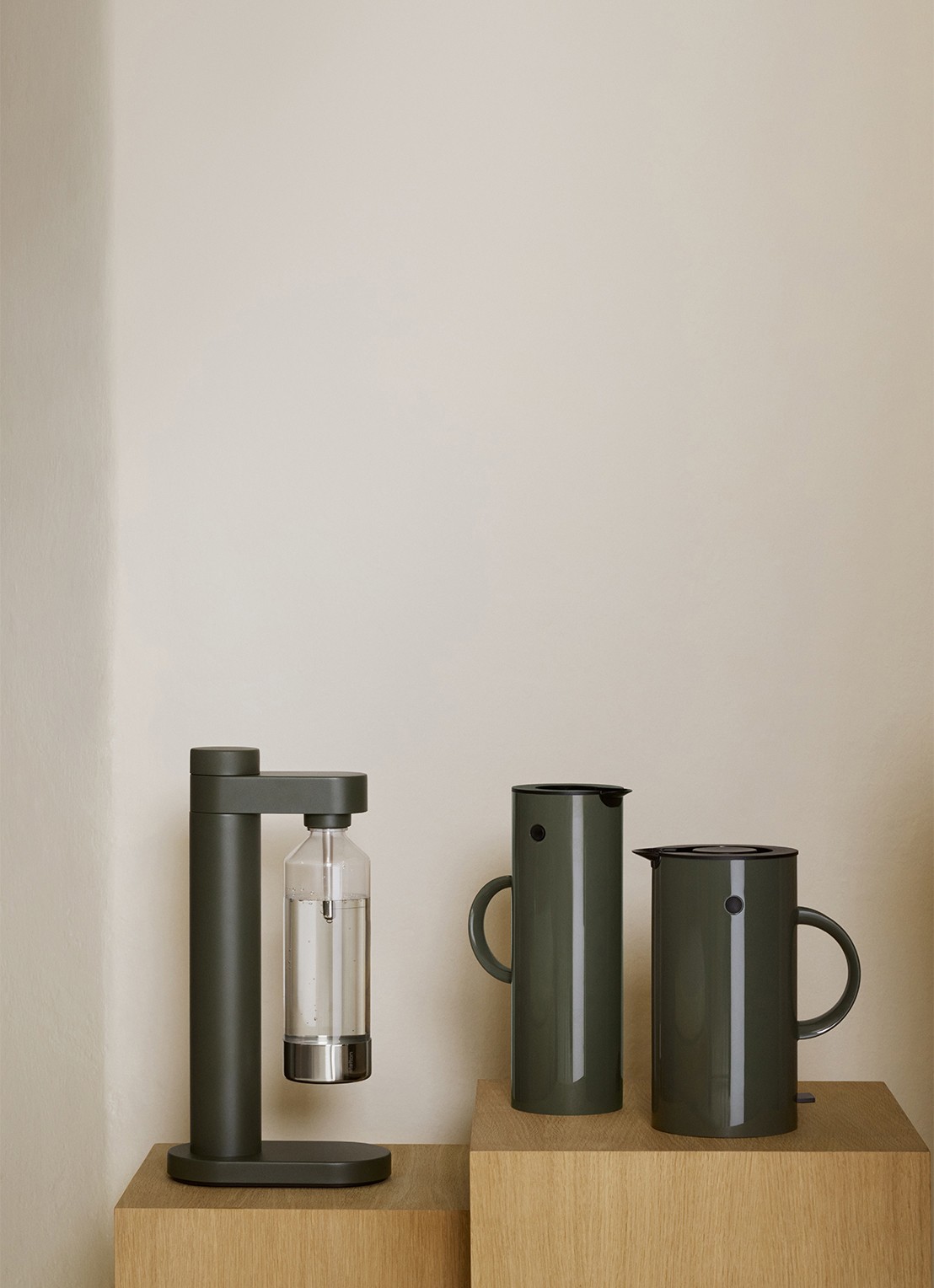 Stelton Brus bruiswatertoestel - achterkant 4 donkergroen